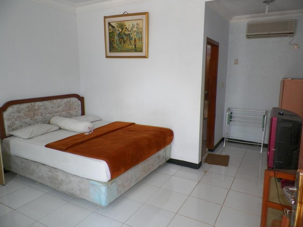 Aquarium Hotel Pangandaran Exterior photo